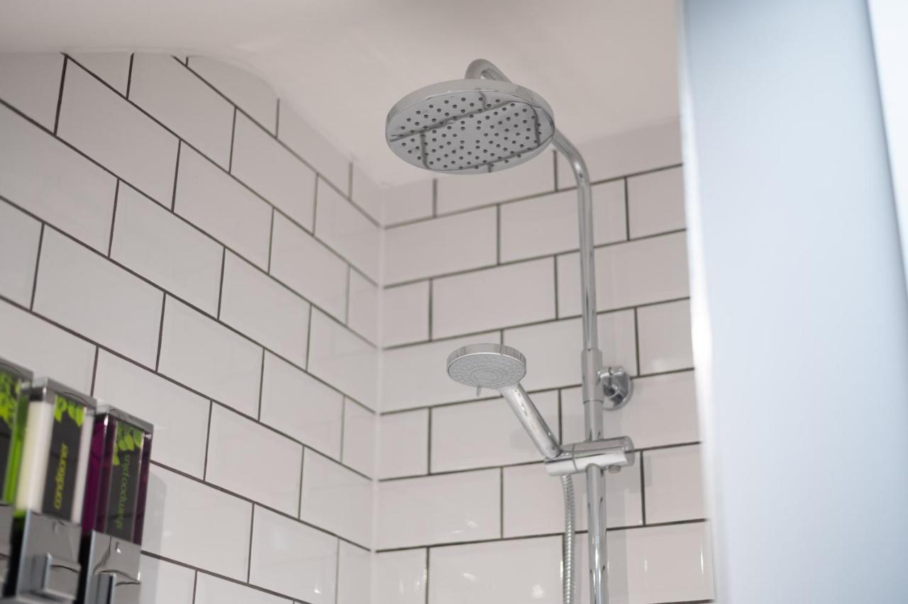 3Rm Flat, Smart Tv'S, Close To All Amenities Llanelli Zewnętrze zdjęcie